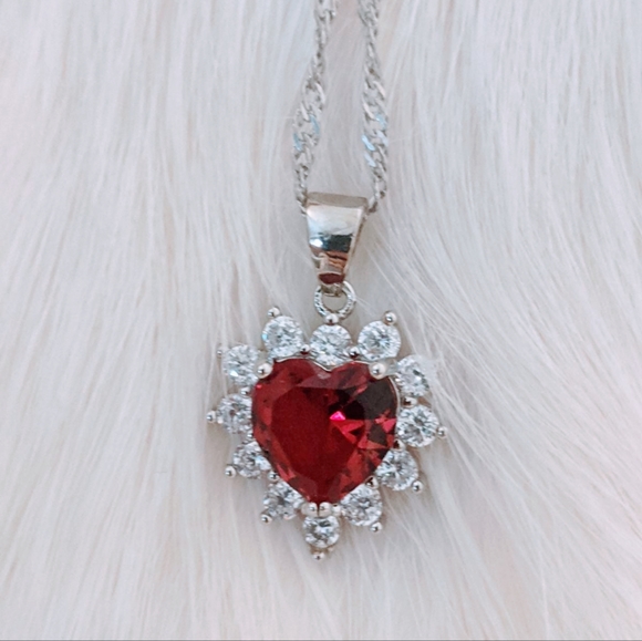 Sterling Silver filled and Cubic Zirconia Hearts Jewelry Sets Necklace Earrings. - Picture 3 of 6